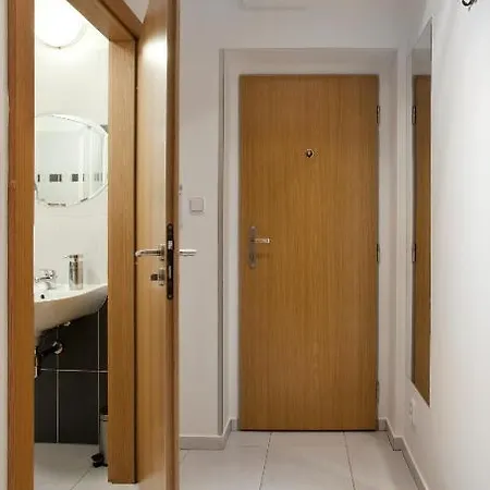Yellow Apartment Deluxe Brno Room photo